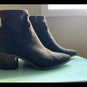 Like new Franco Sarto dark grey heels size 8.5